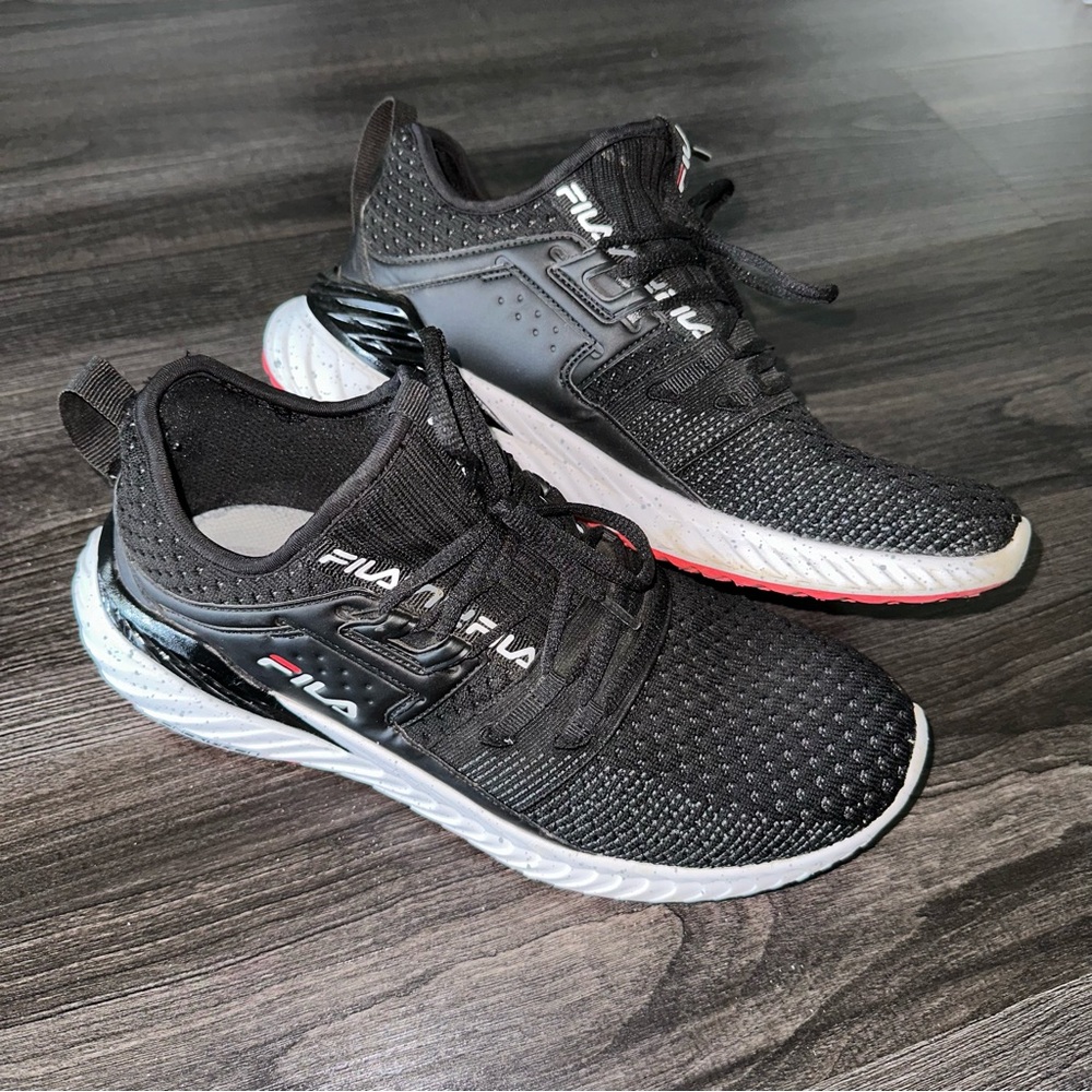 FILA Memory Ultra Women’s Running Shoes Black White Red Size 10